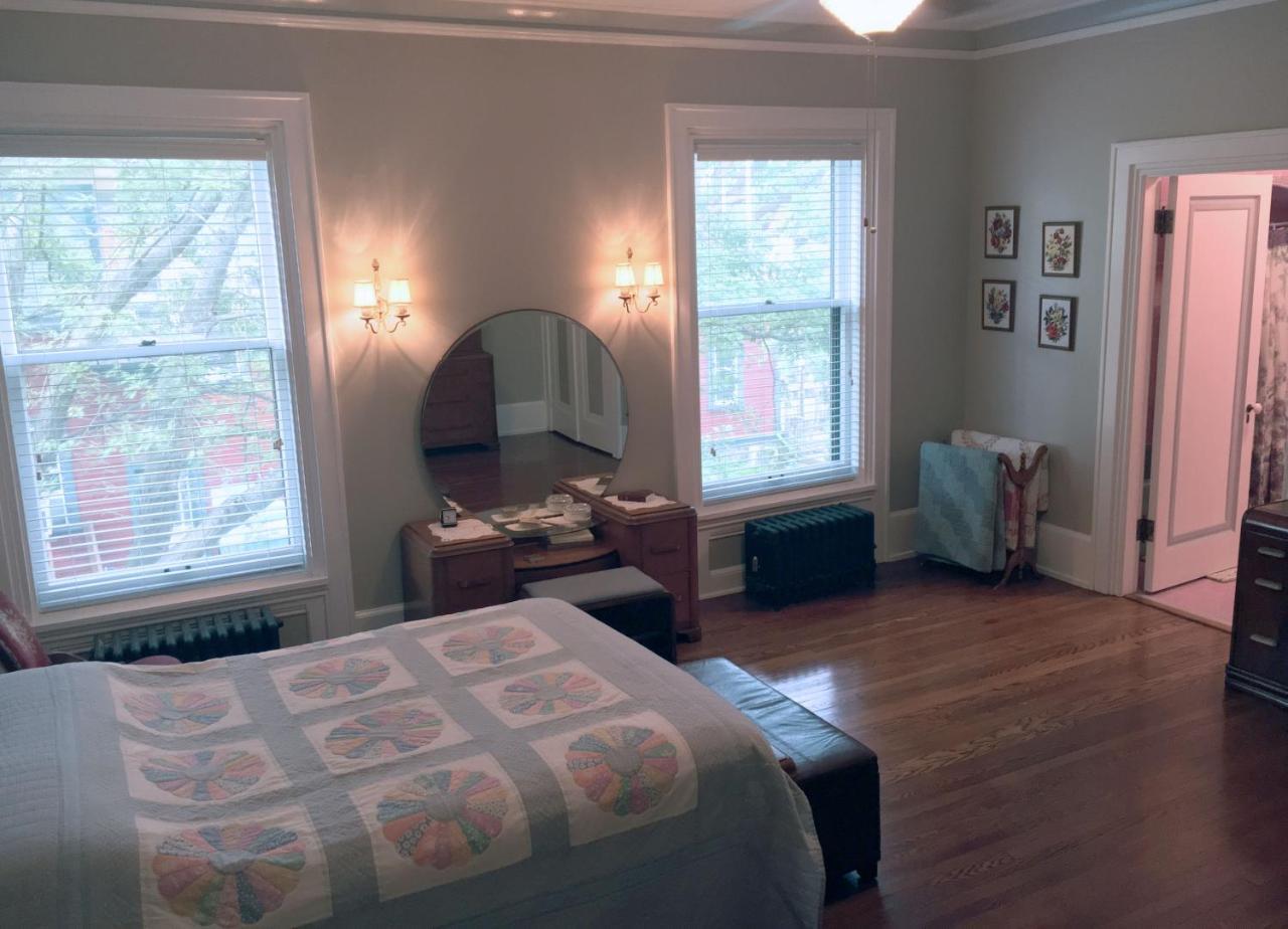 The Parsonage Inn B&B Grand Rapids Exterior photo