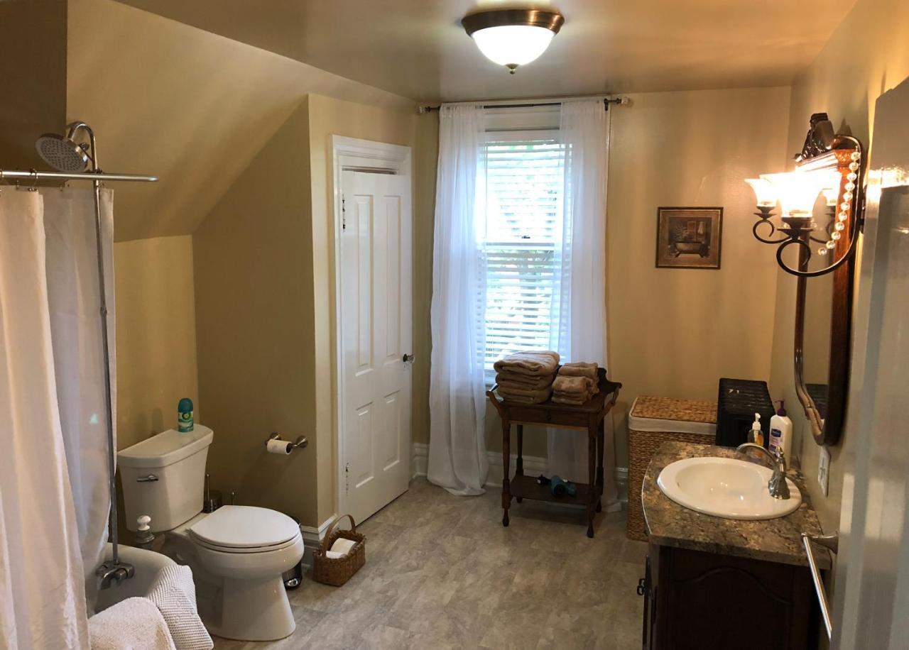 The Parsonage Inn B&B Grand Rapids Exterior photo