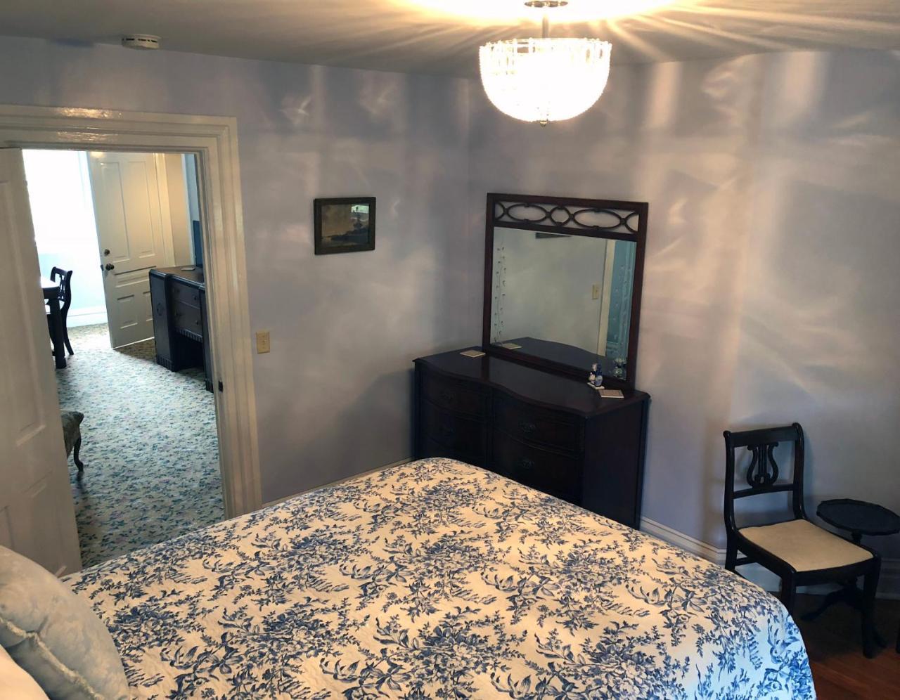 The Parsonage Inn B&B Grand Rapids Exterior photo